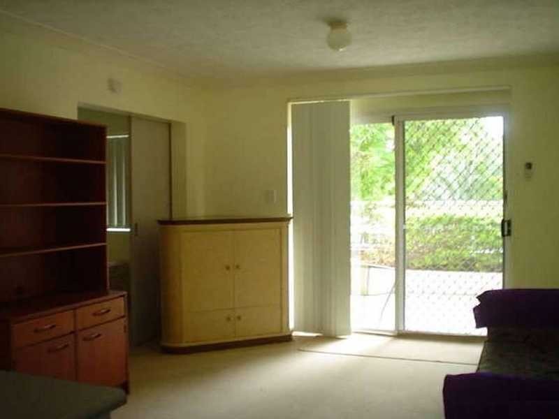 3/25 Darrambal Street, Surfers Paradise QLD 4217