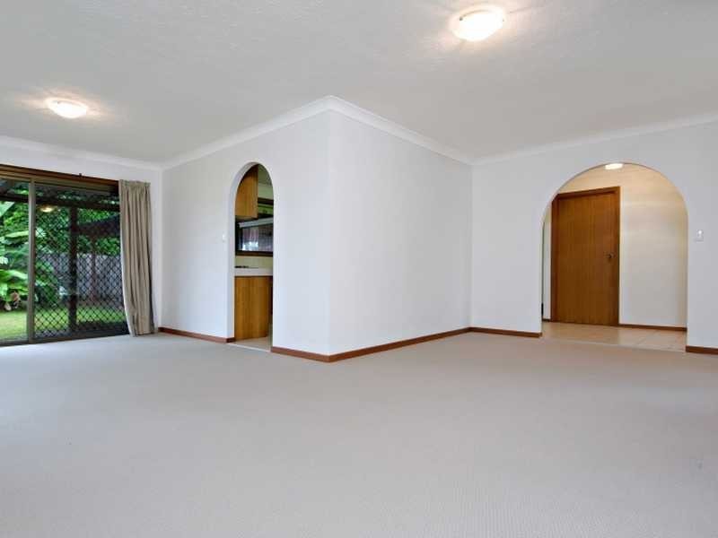 6 Boda Court, Runaway Bay QLD 4216