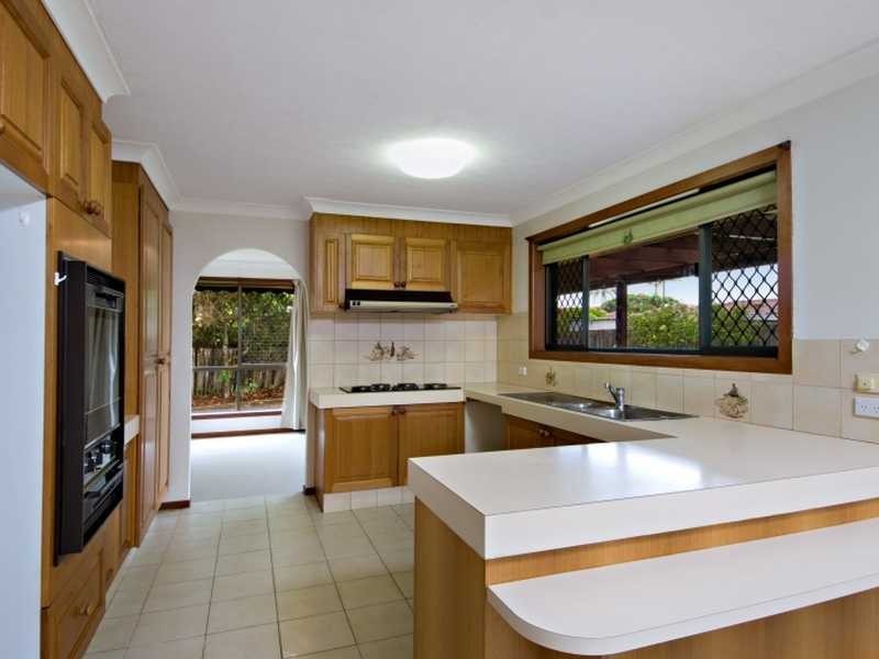 6 Boda Court, Runaway Bay QLD 4216