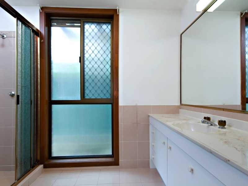 6 Boda Court, Runaway Bay QLD 4216