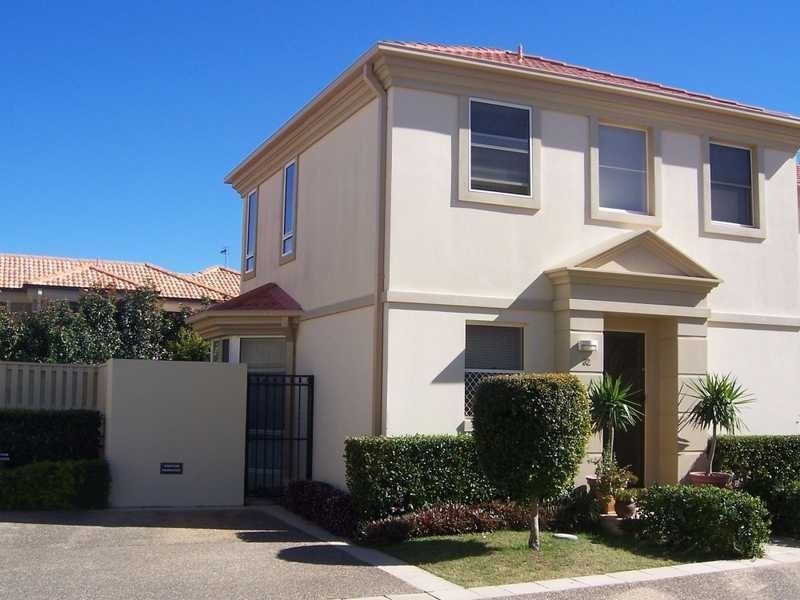 32/99 Heeb Street, Benowa QLD 4217