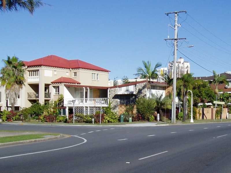 36 First Avenue, Broadbeach QLD 4218