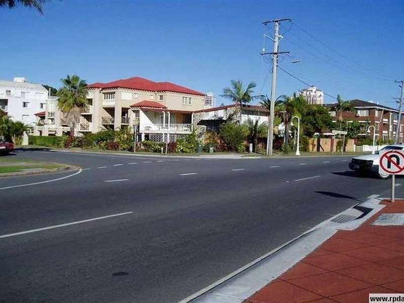 36 First Avenue, Broadbeach QLD 4218