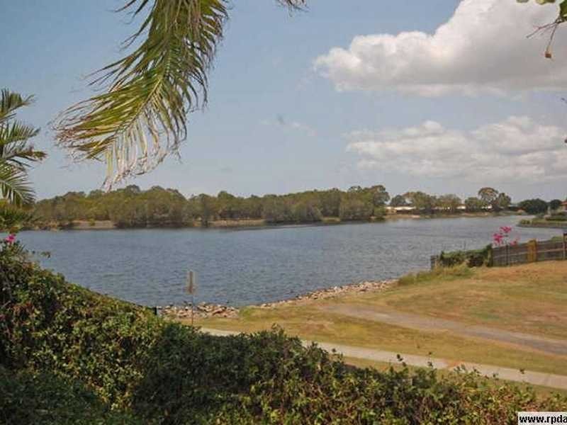 15 Scenic Avenue, Benowa QLD 4217