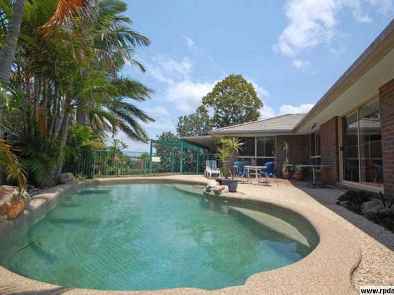 15 Scenic Avenue, Benowa QLD 4217