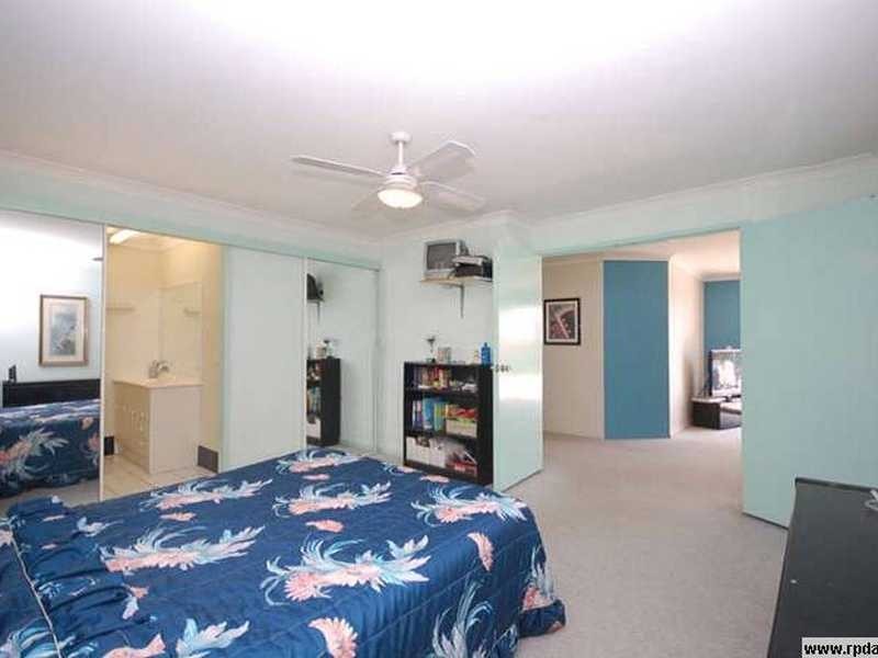 15 Scenic Avenue, Benowa QLD 4217