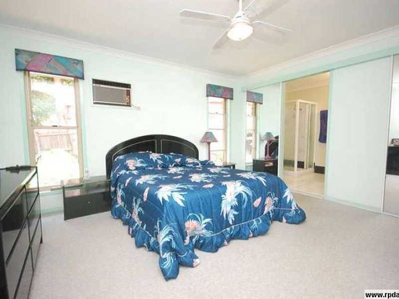 15 Scenic Avenue, Benowa QLD 4217