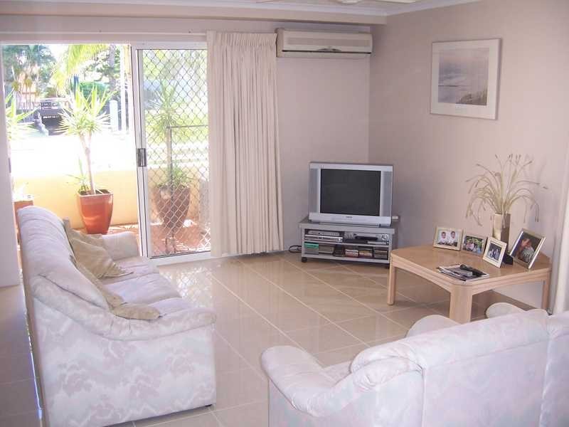 3/12 Britannia Avenue, Broadbeach QLD 4218