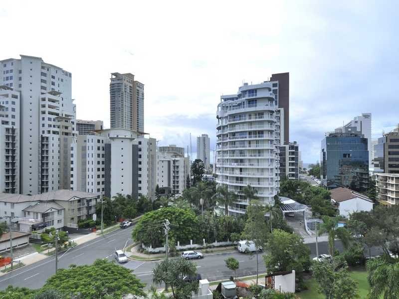 Apartment 18/40 Riverview Parade, Surfers Paradise QLD 4217
