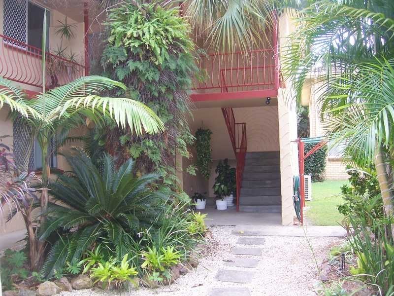 Unit 4/248 Stanhill Drive, Chevron Island QLD 4217