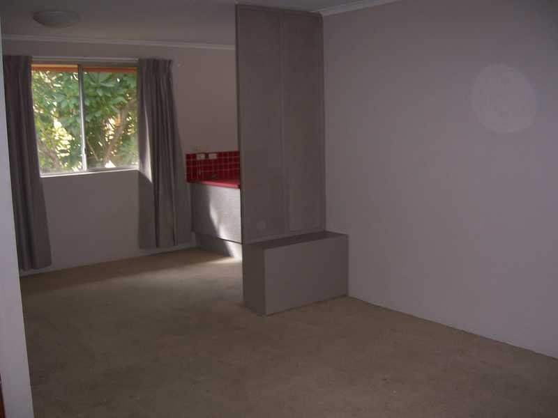 Unit 4/248 Stanhill Drive, Chevron Island QLD 4217