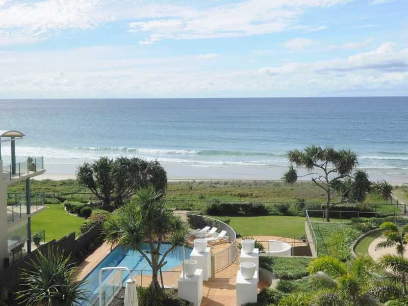 Unit 405/1 Twenty First Avenue, Palm Beach QLD 4221