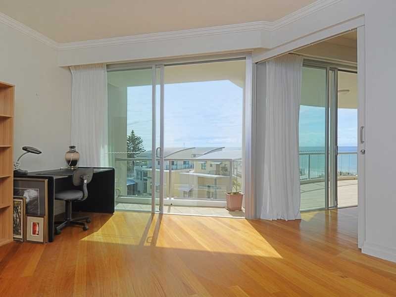Unit 405/1 Twenty First Avenue, Palm Beach QLD 4221