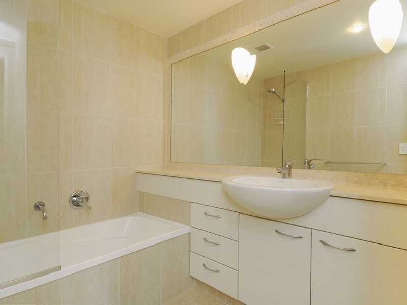 Unit 405/1 Twenty First Avenue, Palm Beach QLD 4221