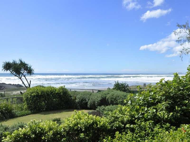 Unit 405/1 Twenty First Avenue, Palm Beach QLD 4221