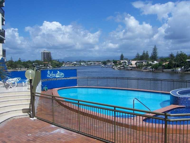 4/2940 Gold Coast Highway, Surfers Paradise QLD 4217