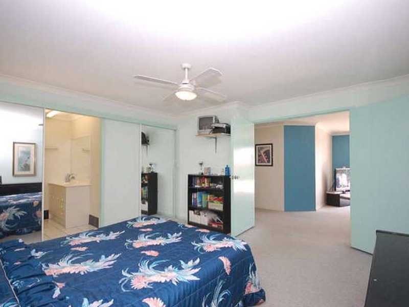 15 Scenic Avenue, Benowa QLD 4217