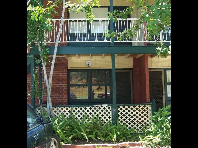 1/23 White Street, Southport QLD 4215