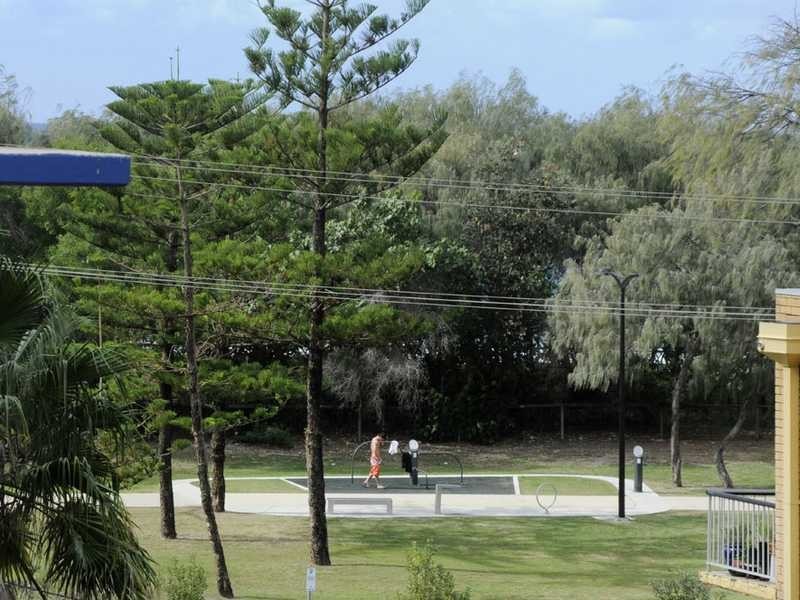 10 Alexandra Avenue, Broadbeach QLD 4218