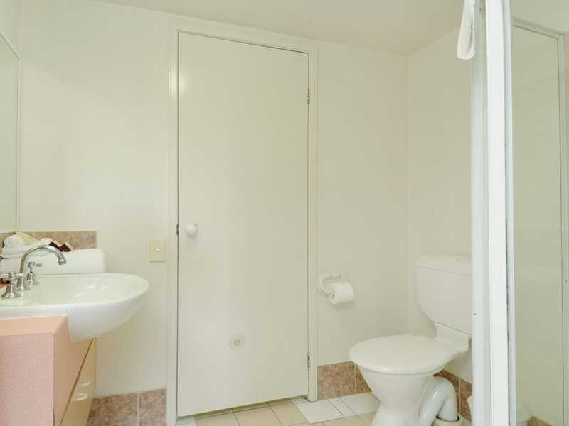 10 Alexandra Avenue, Broadbeach QLD 4218