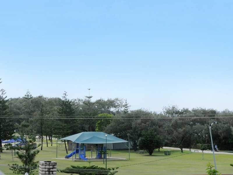 10 Alexandra Avenue, Broadbeach QLD 4218