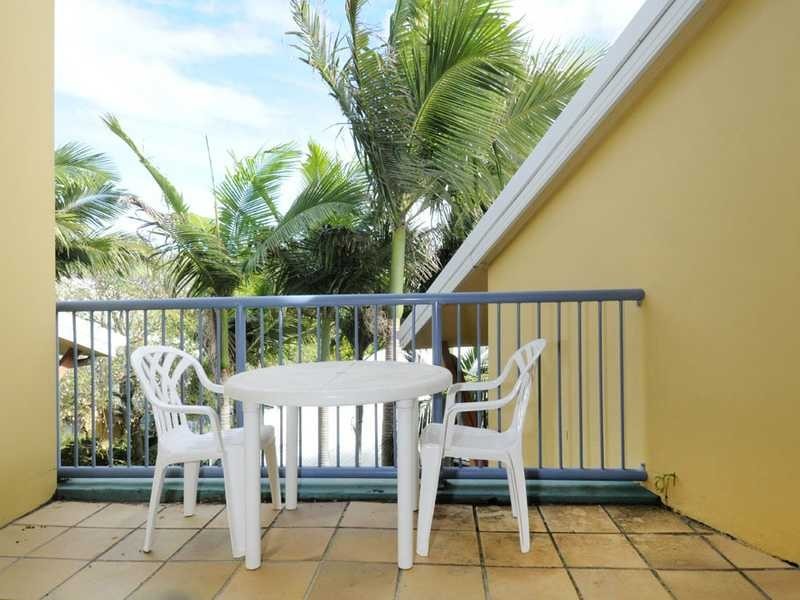 10 Alexandra Avenue, Broadbeach QLD 4218