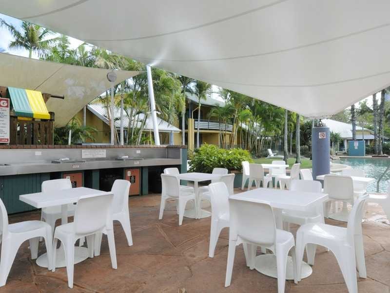 10 Alexandra Avenue, Broadbeach QLD 4218