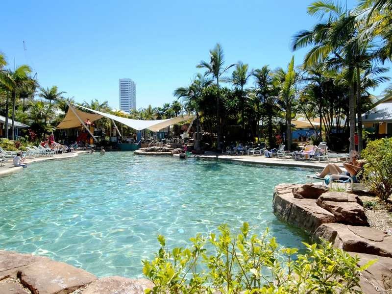 10 Alexandra Avenue, Broadbeach QLD 4218