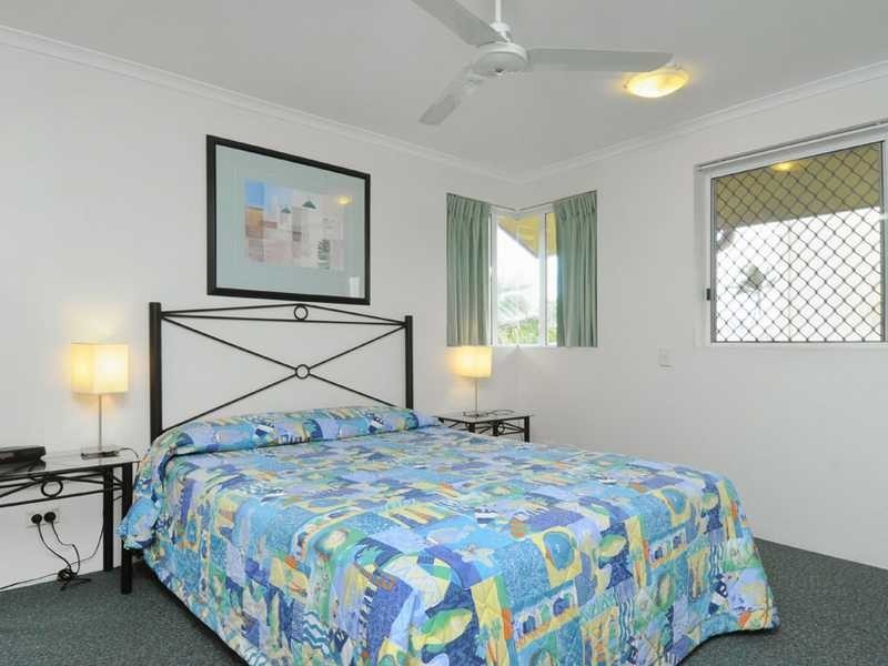 10 Alexandra Avenue, Broadbeach QLD 4218