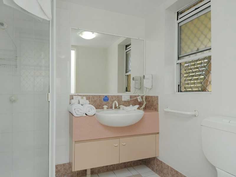 10 Alexandra Avenue, Broadbeach QLD 4218