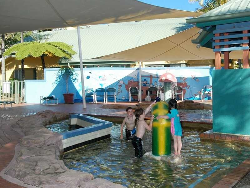 10 Alexandra Avenue, Broadbeach QLD 4218