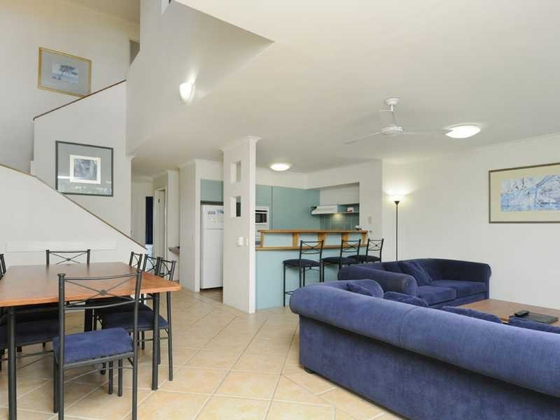 10 Alexandra Avenue, Broadbeach QLD 4218