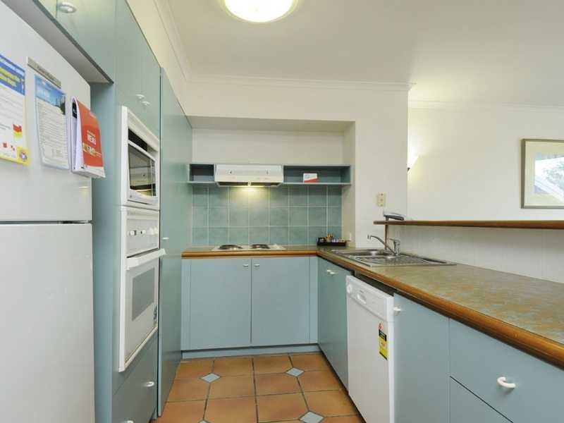 10 Alexandra Avenue, Broadbeach QLD 4218