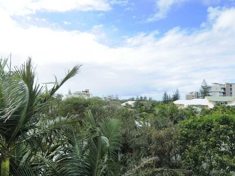 10 Alexandra Avenue, Broadbeach QLD 4218