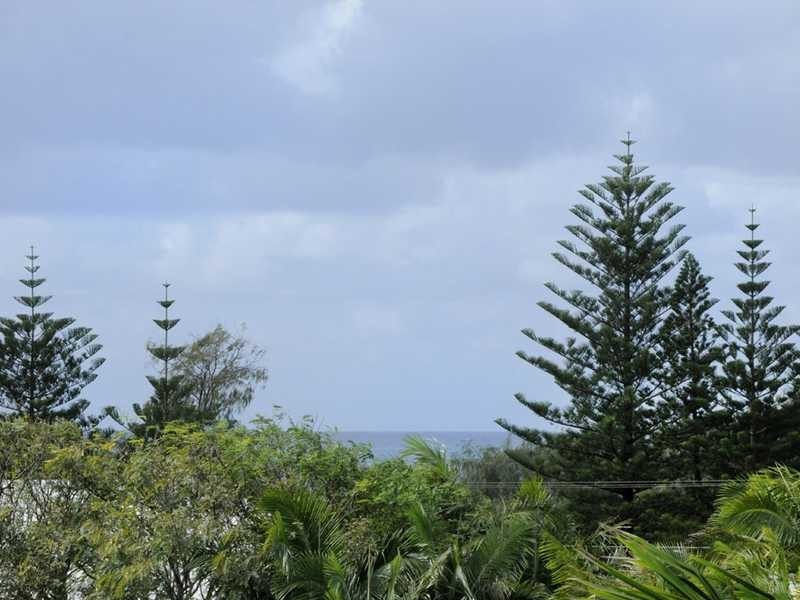 10 Alexandra Avenue, Broadbeach QLD 4218