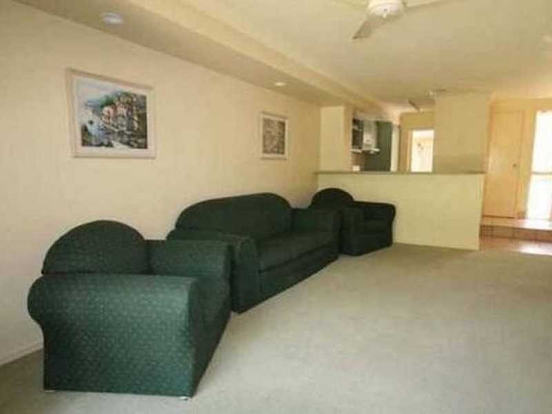 94/215 Cottesloe Drive, Mermaid Waters QLD 4218