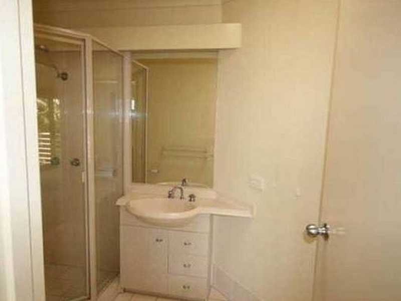 94/215 Cottesloe Drive, Mermaid Waters QLD 4218