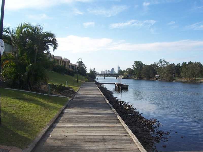 94/215 Cottesloe Drive, Mermaid Waters QLD 4218