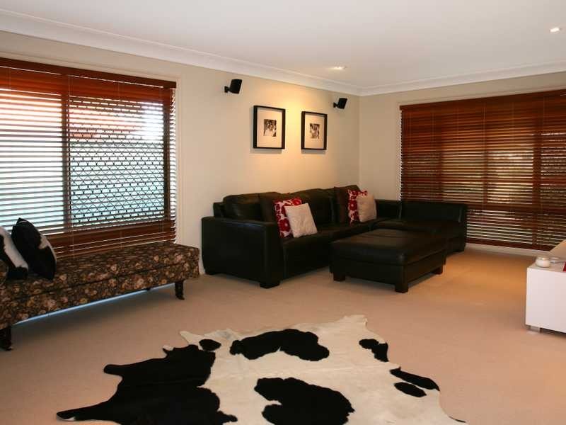 10 Long Island Court, Mermaid Waters QLD 4218