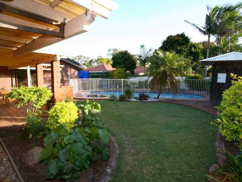 10 Long Island Court, Mermaid Waters QLD 4218