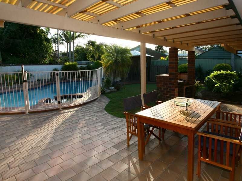 10 Long Island Court, Mermaid Waters QLD 4218