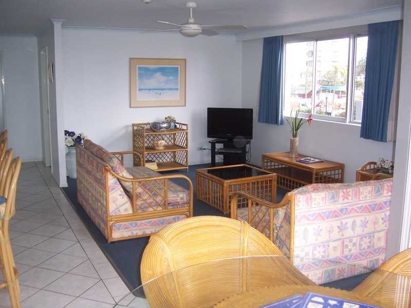 Unit 4/155 Old Burleigh Road, Broadbeach QLD 4218