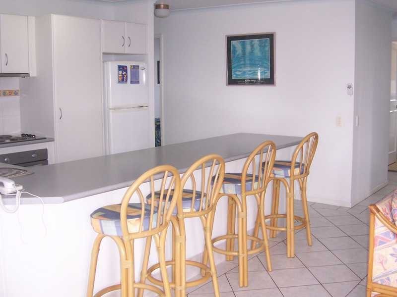 Unit 4/155 Old Burleigh Road, Broadbeach QLD 4218