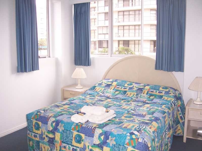 Unit 4/155 Old Burleigh Road, Broadbeach QLD 4218