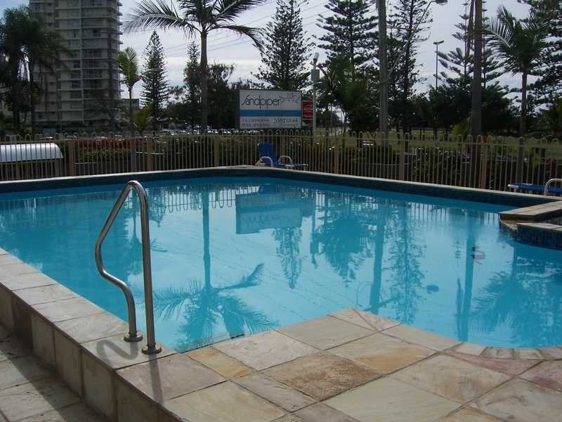 Unit 4/155 Old Burleigh Road, Broadbeach QLD 4218