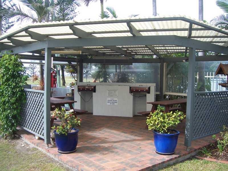 Unit 4/155 Old Burleigh Road, Broadbeach QLD 4218