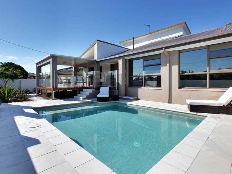 31 Albicore Street, Mermaid Waters QLD 4218