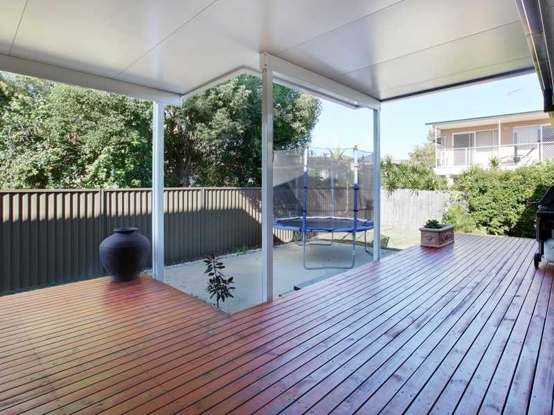 31 Albicore Street, Mermaid Waters QLD 4218