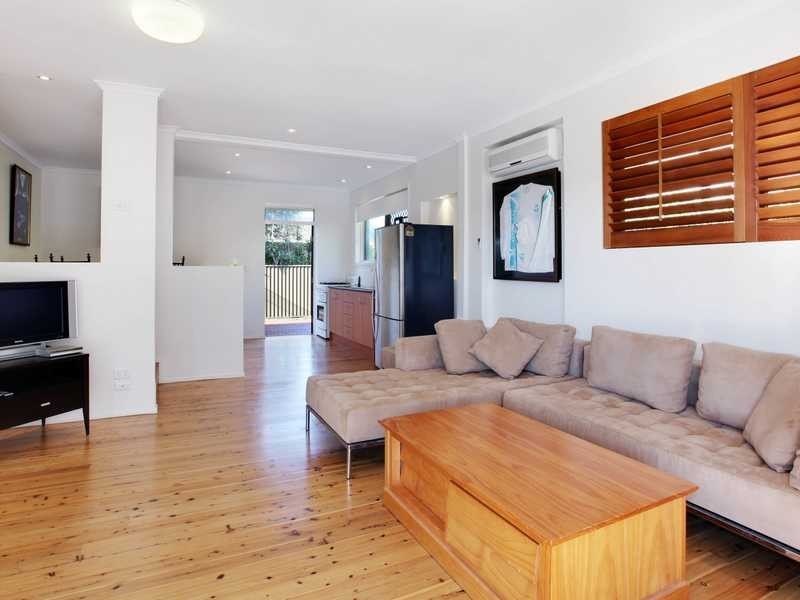 31 Albicore Street, Mermaid Waters QLD 4218