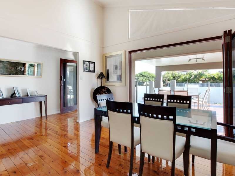 31 Albicore Street, Mermaid Waters QLD 4218